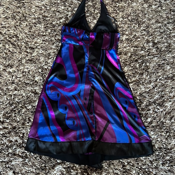 Le Chateau silk halter dress - Picture 4 of 5